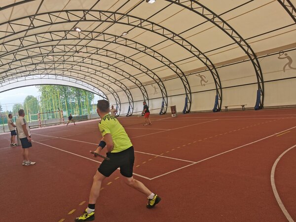 Na zdjęciu zawodnicy rozgrywający mecz podczas Turnieju Deblowego